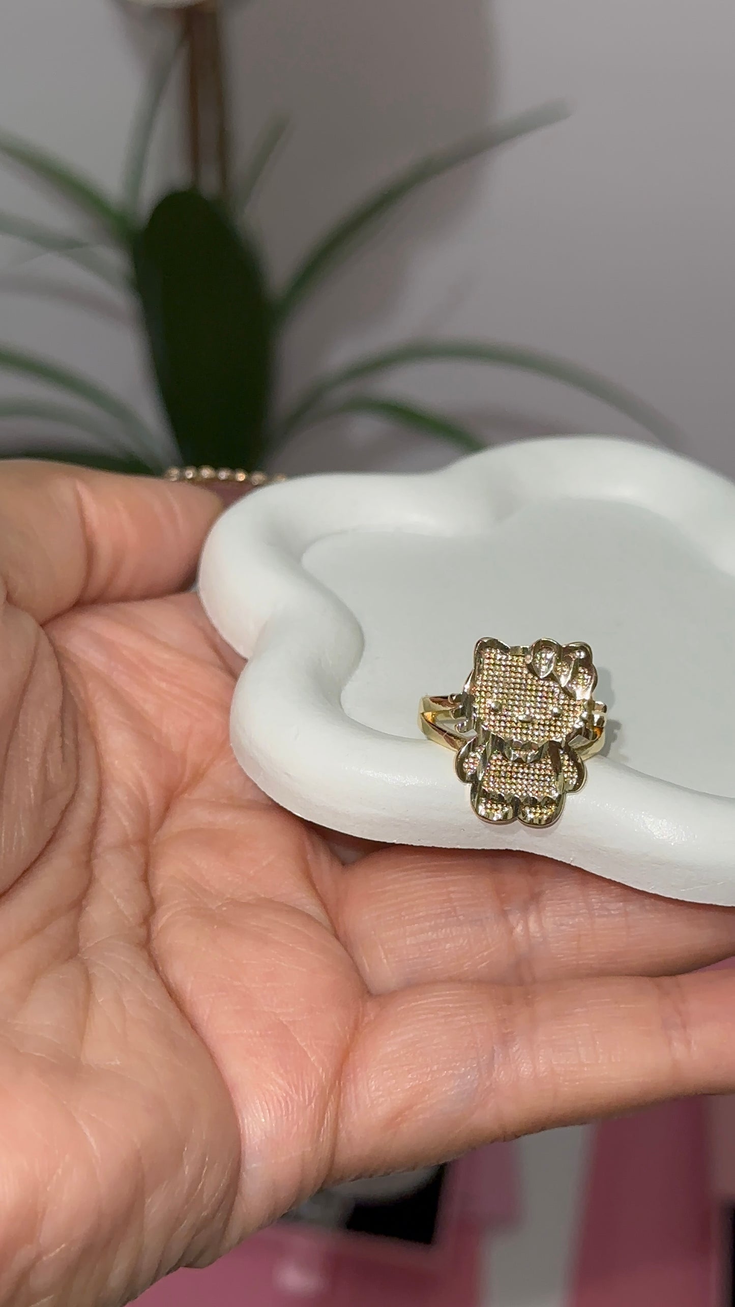 HK Pretty Ring