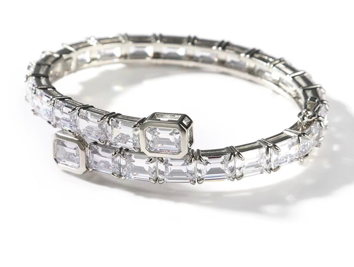 Sneaky Link Bangle